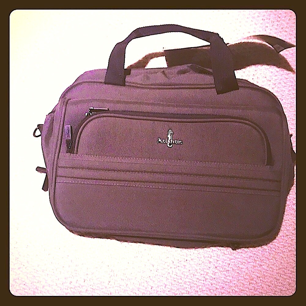 NWT Carry-on luggage Atlantic New travel bag expandable grey green OPEN To OFFER